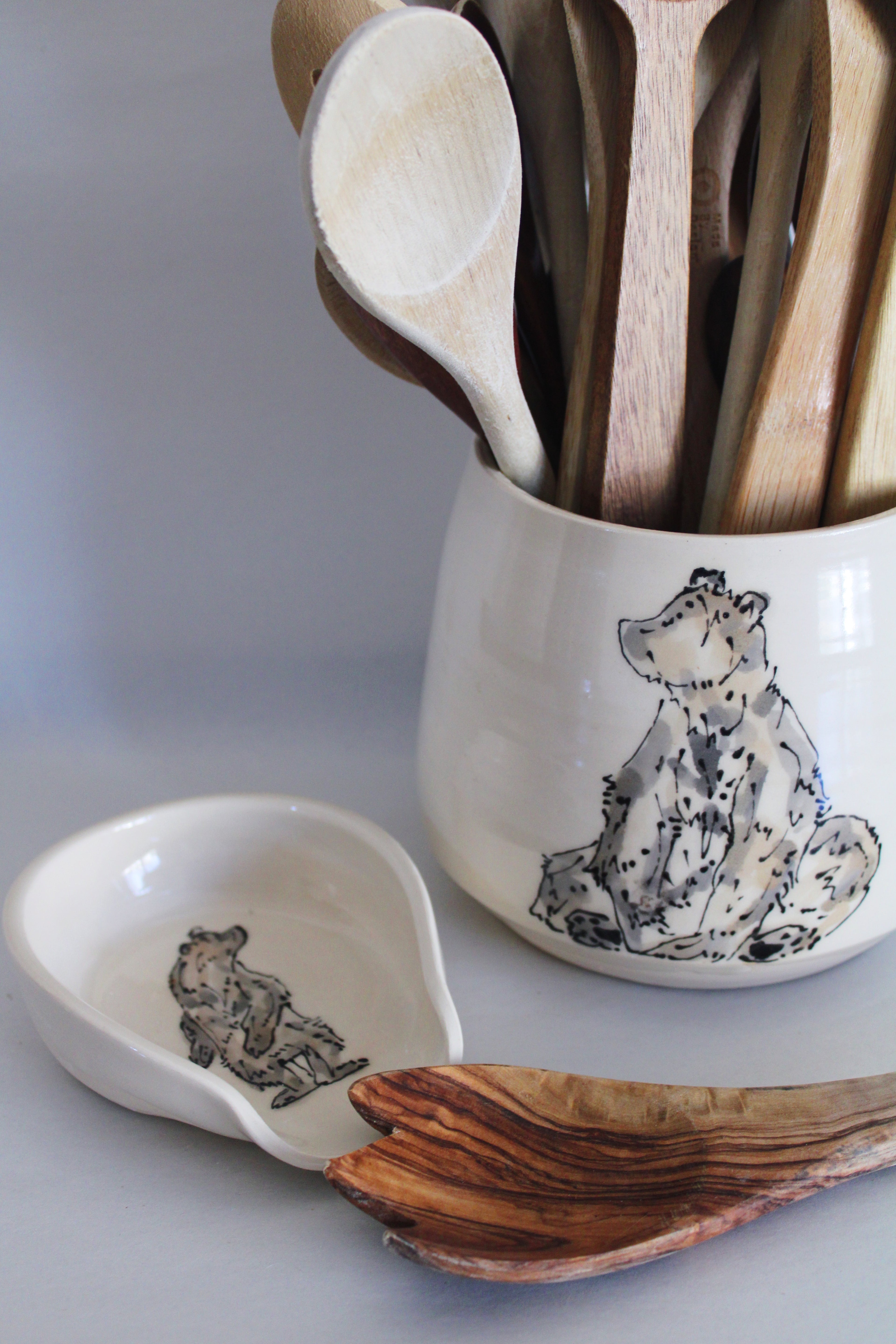 Grizzly Bear Utensil Holder & Spoon Rest Set 512