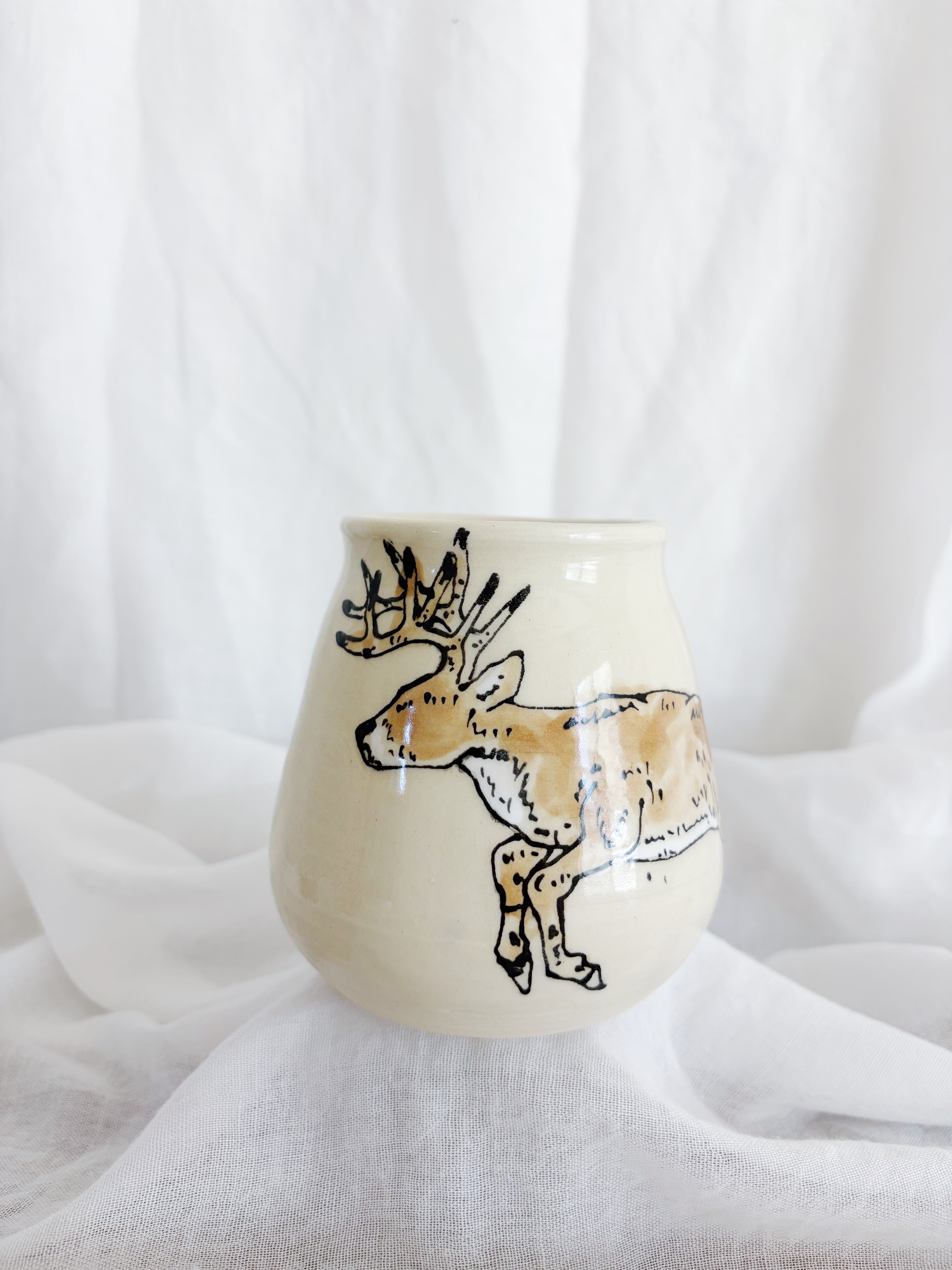 White Tail Deer Thumbler