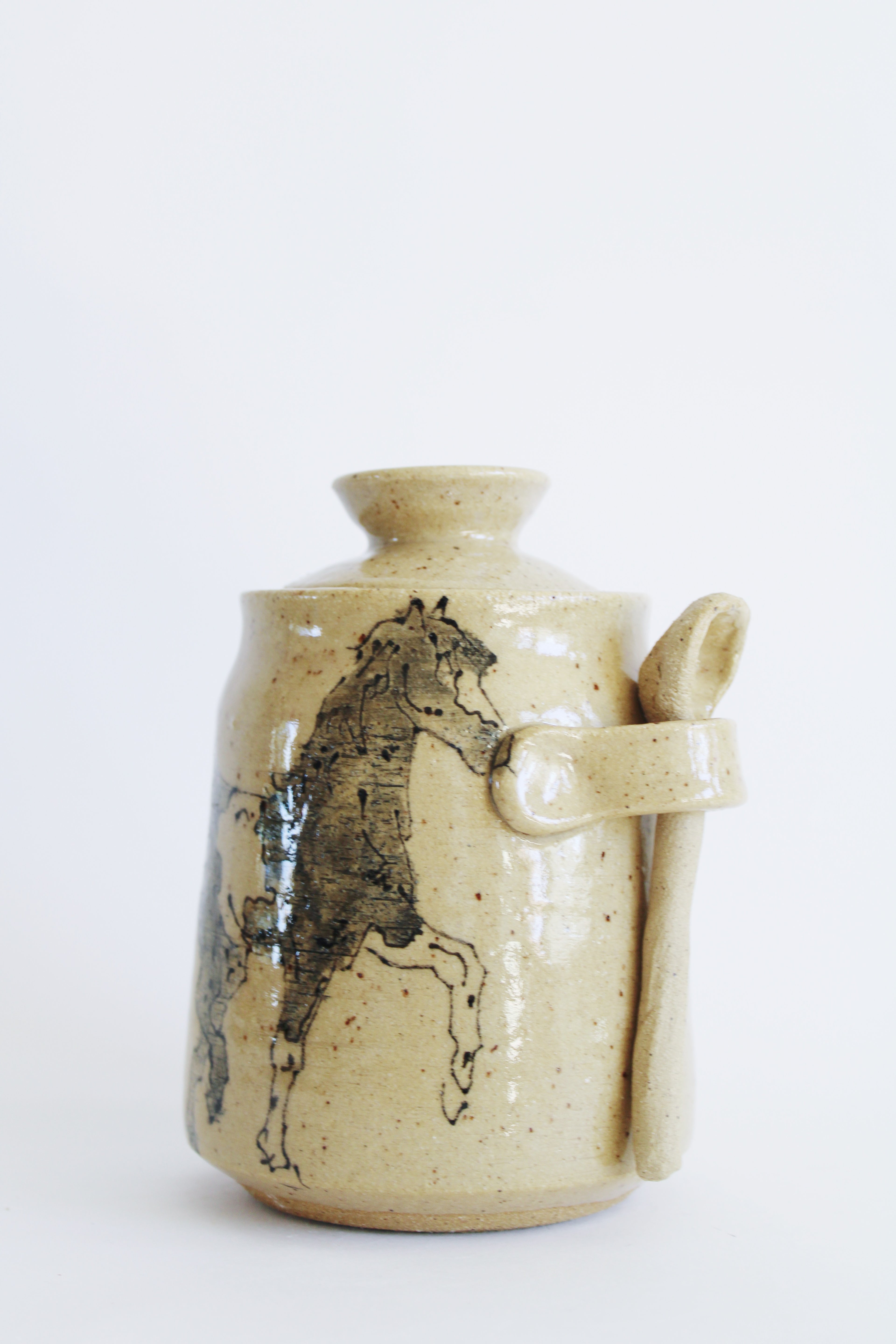 Horse Jar 812